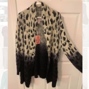 Fuzzy cheetah ombré cardigan!